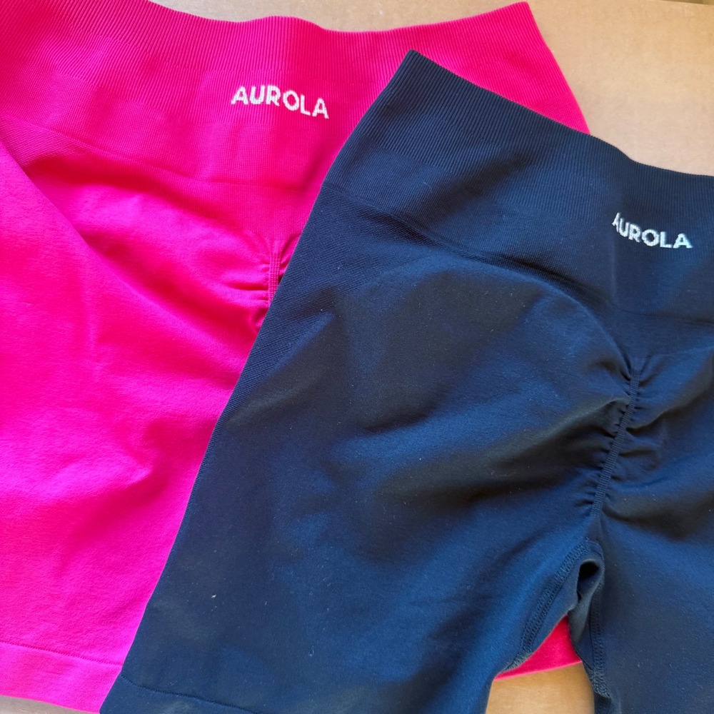 AUROLA Dream Seamless Workout Shorts Lot of 2 Black Hot Pink Scrunch Butt Med